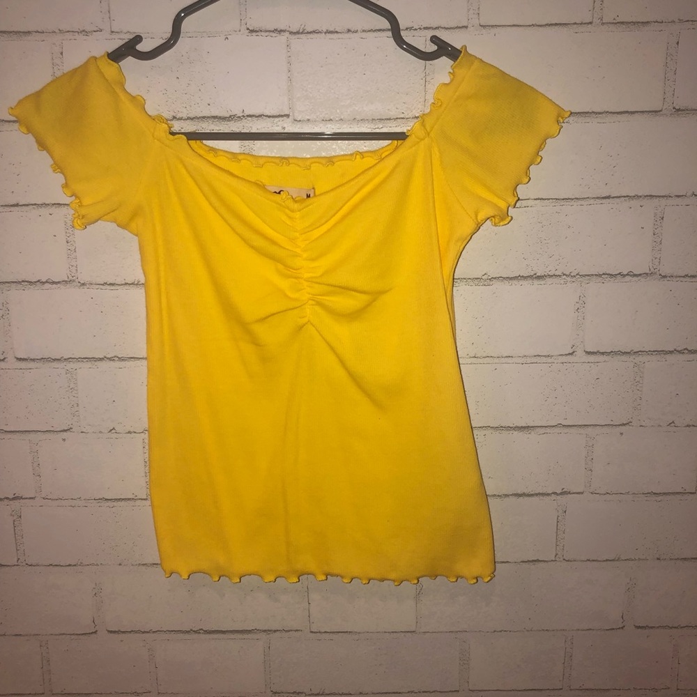 Hollister Yellow top OFFERS ACCEPTED